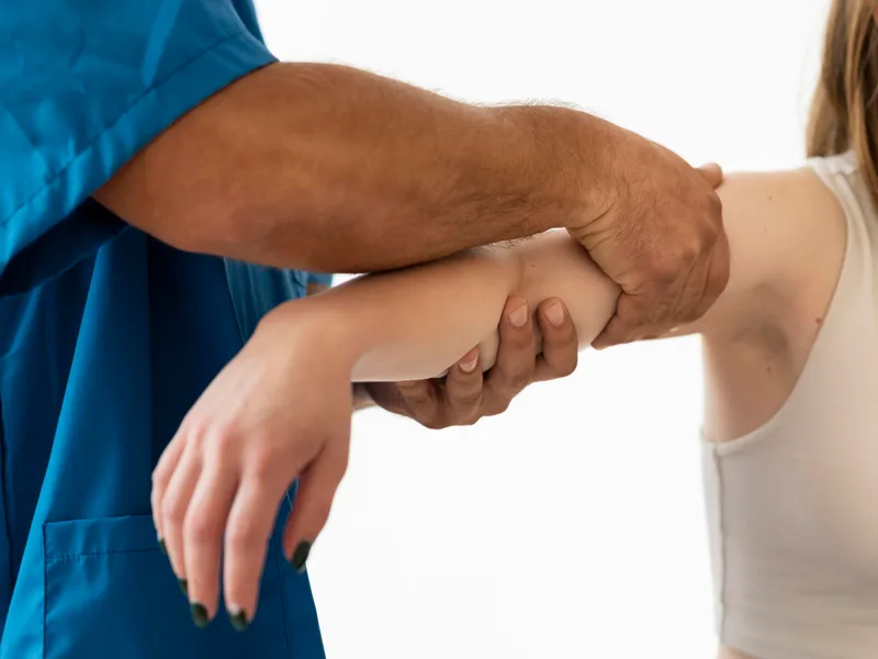 Chiropractic care for elbow pain at Carroll Chiropractic in Westminster