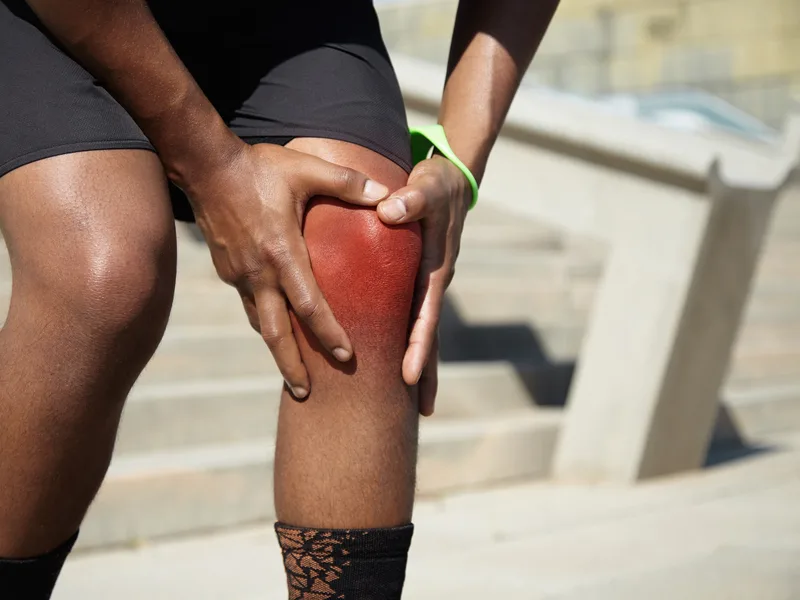 Carroll Chiropractic treating knee pain in Westminster